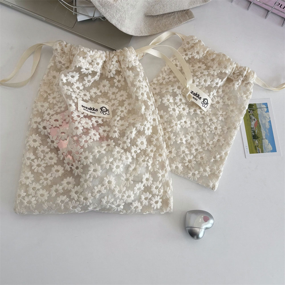 Kant geborduurde Daisy Mesh ma - Travel Packing Accessories recensie en prijs